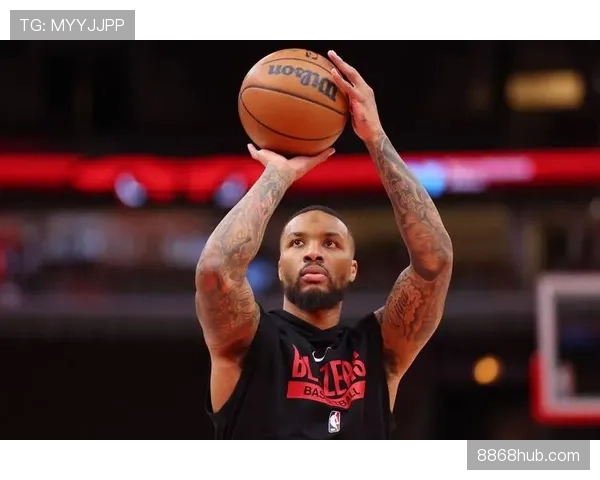 利拉德休赛期天天凌晨四点打卡训练馆，手机里存着三年前季后赛输球的视频当闹铃