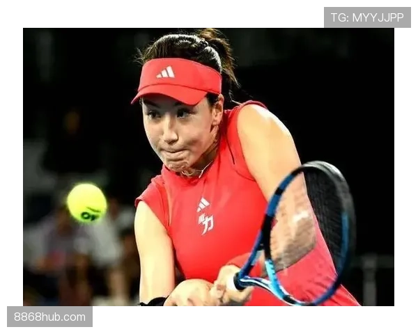 王欣瑜赛前啃汉堡，教练在场边急得直跺脚